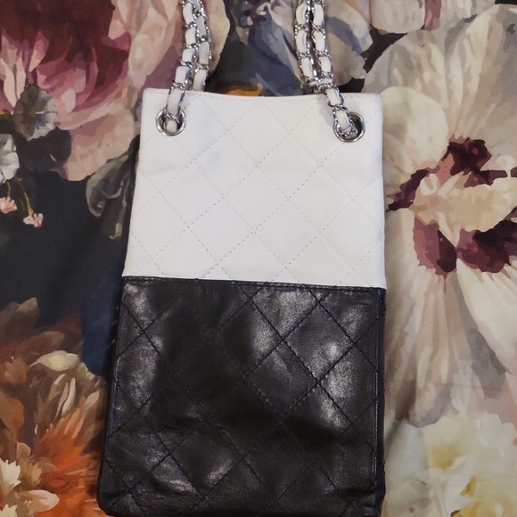 Chanel Authentic Quilted Lambskin Vertical Shopping Tote Silver Hardware, 2009 - Picture 5 of 5